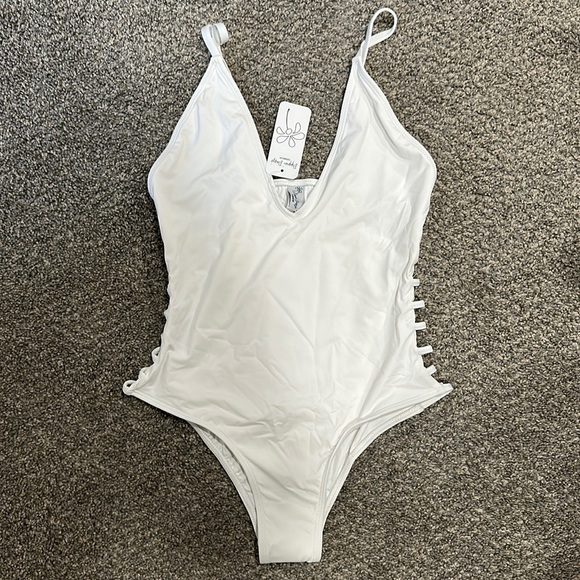 Dippin' Daisy's Other - Dippin’ Daisy’s white swimsuit